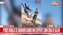 Repudiable: se grabaron usando una serpiente como soga de saltar