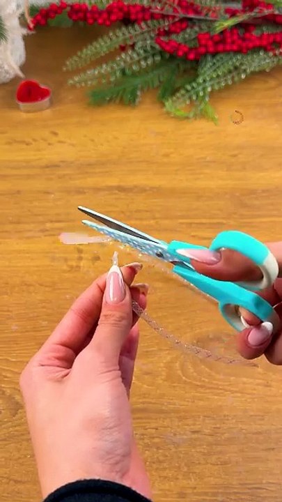 Glowing Christmas tree with elegant charm🎄✨