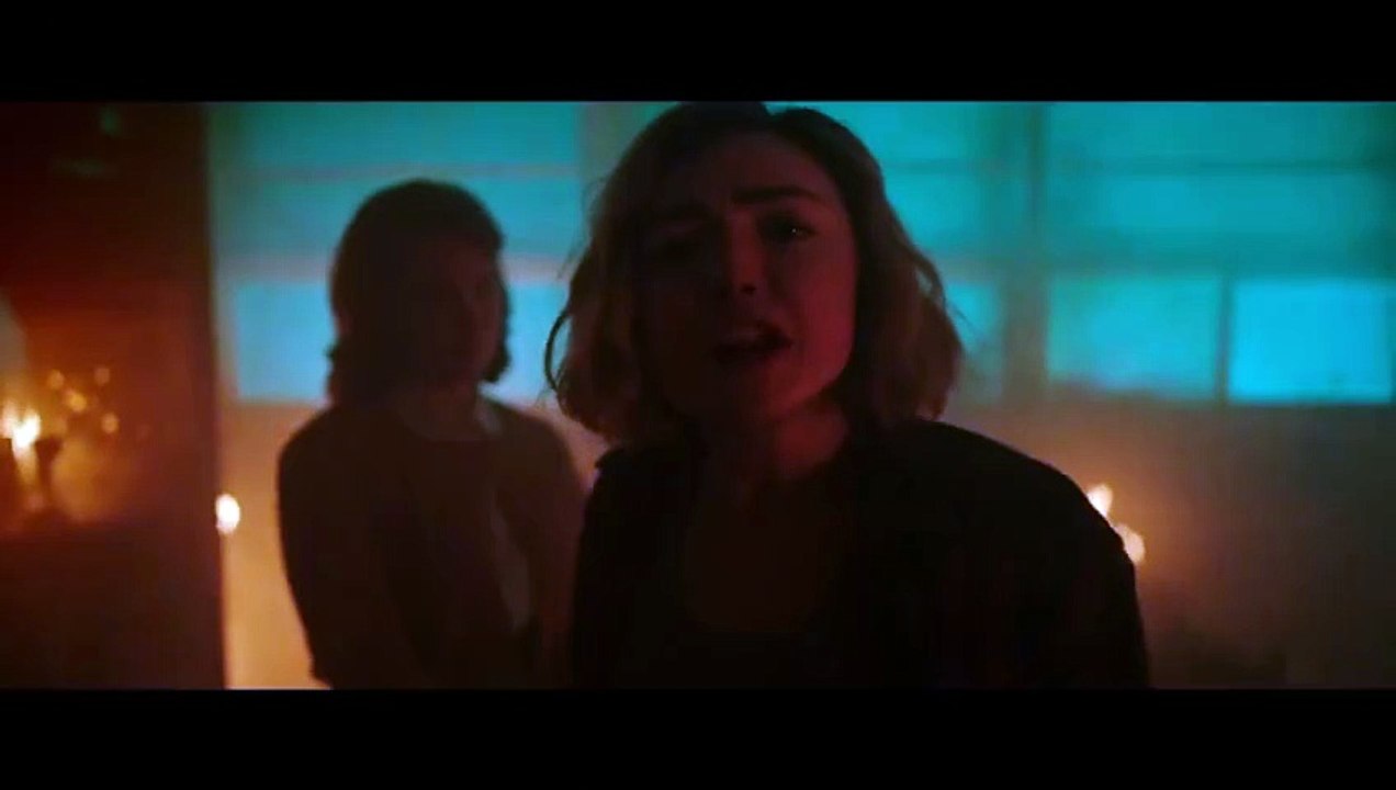 Simon quiere mantener el cuerpo de maddie dentro del campus