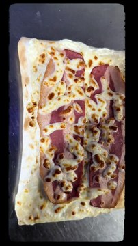 French Tacos Gratiné Bacon & Mozzarella Viande & Frites & Sauce Gruyère. #BR3 #Tacos #FrenchTacos #food #Eating