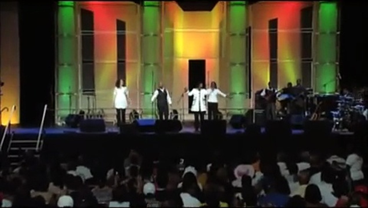 CeCe Winans at EMF 09