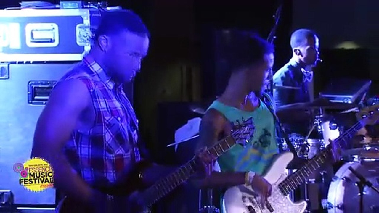 EMF 2012 Superlounge: LEAH LABELLE