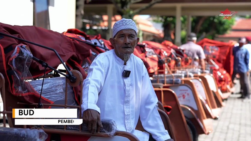 Penarik Becak Lamongan Bersyukur Dapat Becak Listrik Tidak Perlu Lagi Capek Mengayuh