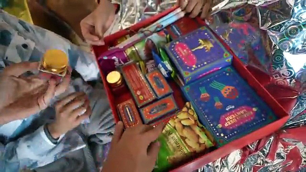 SHADI K Etne Saare Gifts 😍 Unboxing