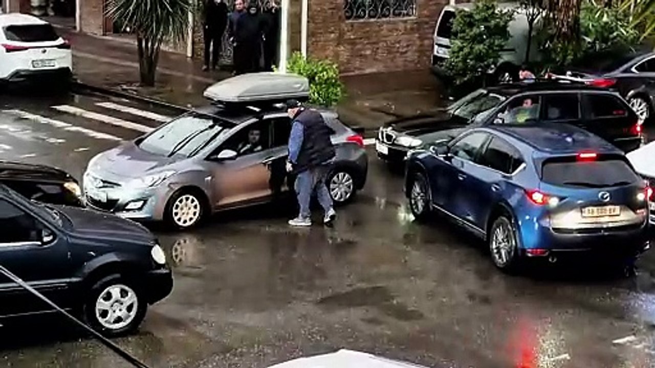 Road Rage Incident: Conflict Between Drivers and Police Intervention #Road #drivers