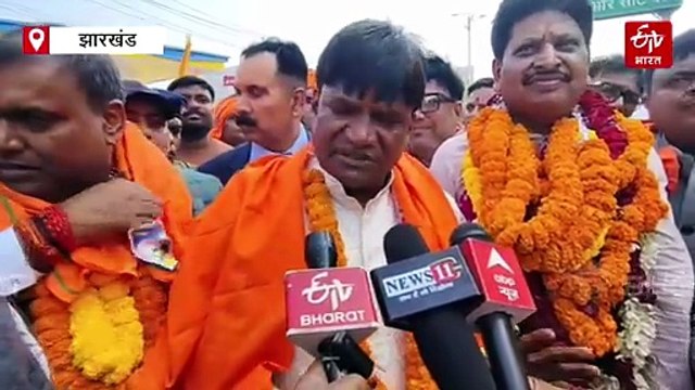 धनबाद में संजीव सिंह और भाजपा समर्थित मेयर प्रत्याशी ने भरा नामांकन, बीजेपी प्रदेश अध्यक्ष बोले- बर्दाश्त नहीं की जाएगी अनुशासनहीनता