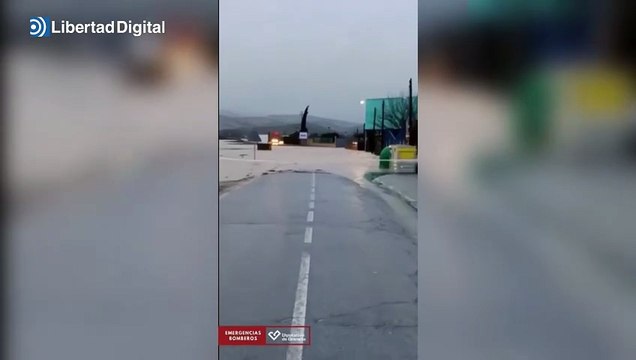El fuerte temporal azota Granada: hay desbordamiento de ríos y aumenta el riesgo de inundaciones