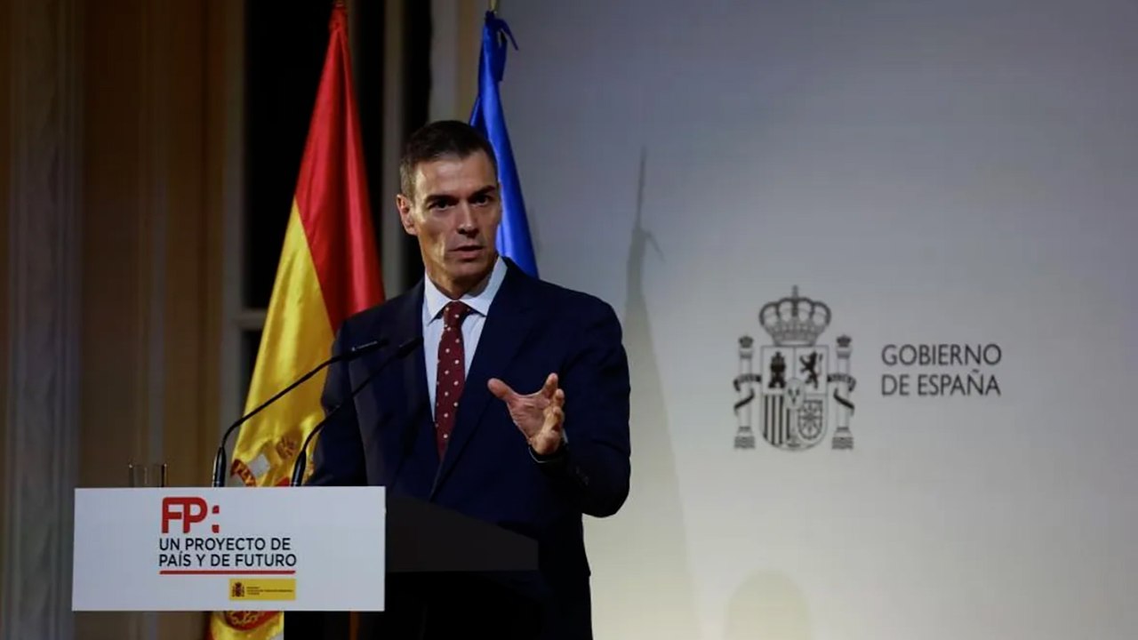 Sánchez aprobará un decreto para "poner límites" a la apertura de centros privados de FP