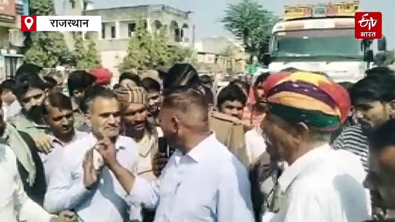 पेयजल संकट पर फूटा ग्रामीणों का गुस्सा, कांडला हाईवे किया जाम