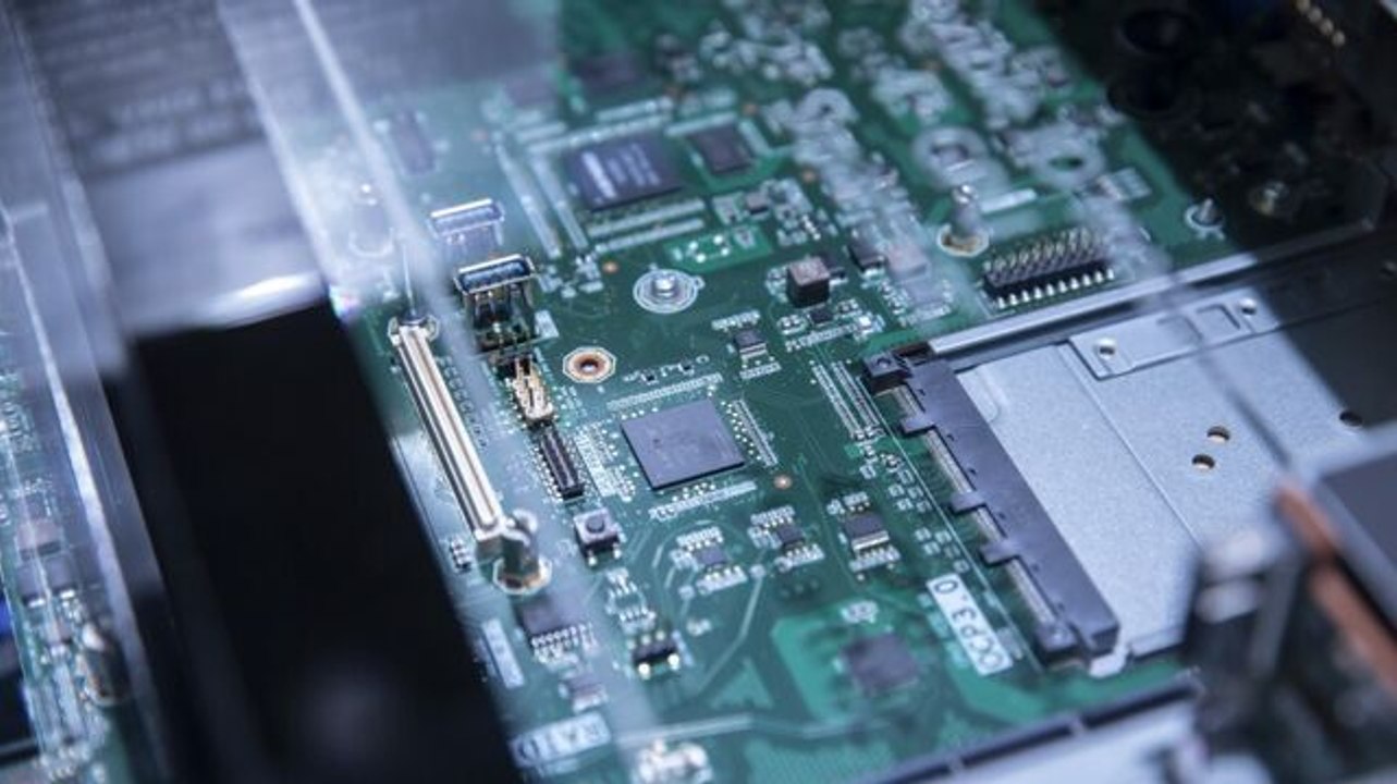 AMD Forecast Disappoints as Investors Seek Bigger AI Payoff