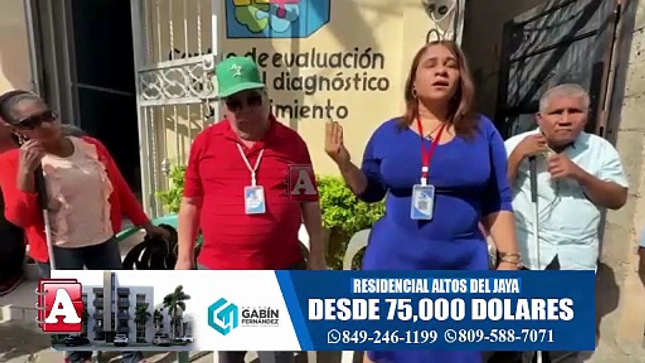 Centro de Capacitación para Ciegos en Santiago anuncia cierre y protesta ante falta de soluciones