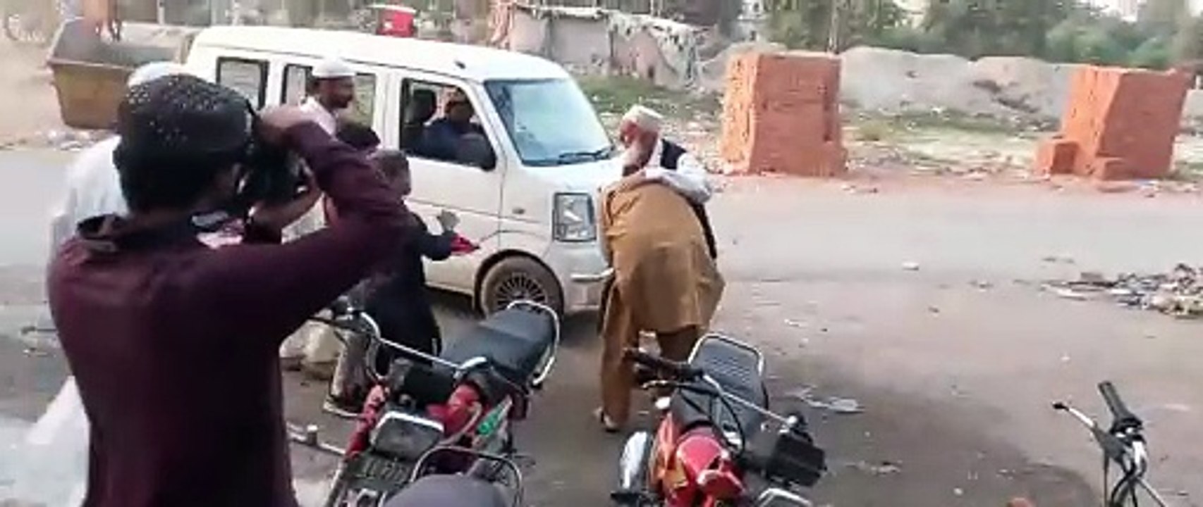 اے ری سکھی ری مورے خواجہ گھر آئے