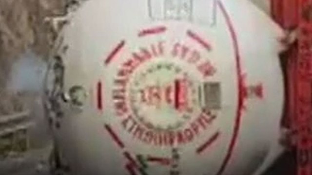 पुणे में आडोशी सुरंग के पास पलटा केमिकल से भरा टैंकर, लगा भीषण जाम