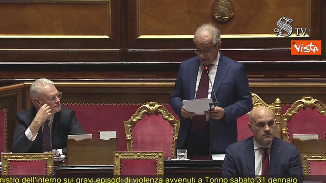 Scontri Torino, Piantedosi: 1500 soggetti si sono sganciati dal corteo aggredendo forze dell’ordine