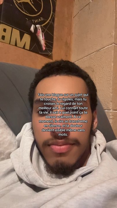 😶 Parfois, le rire cache la douleur… mais ton meilleur ami voit tout. Silence qui parle plus que les mots.