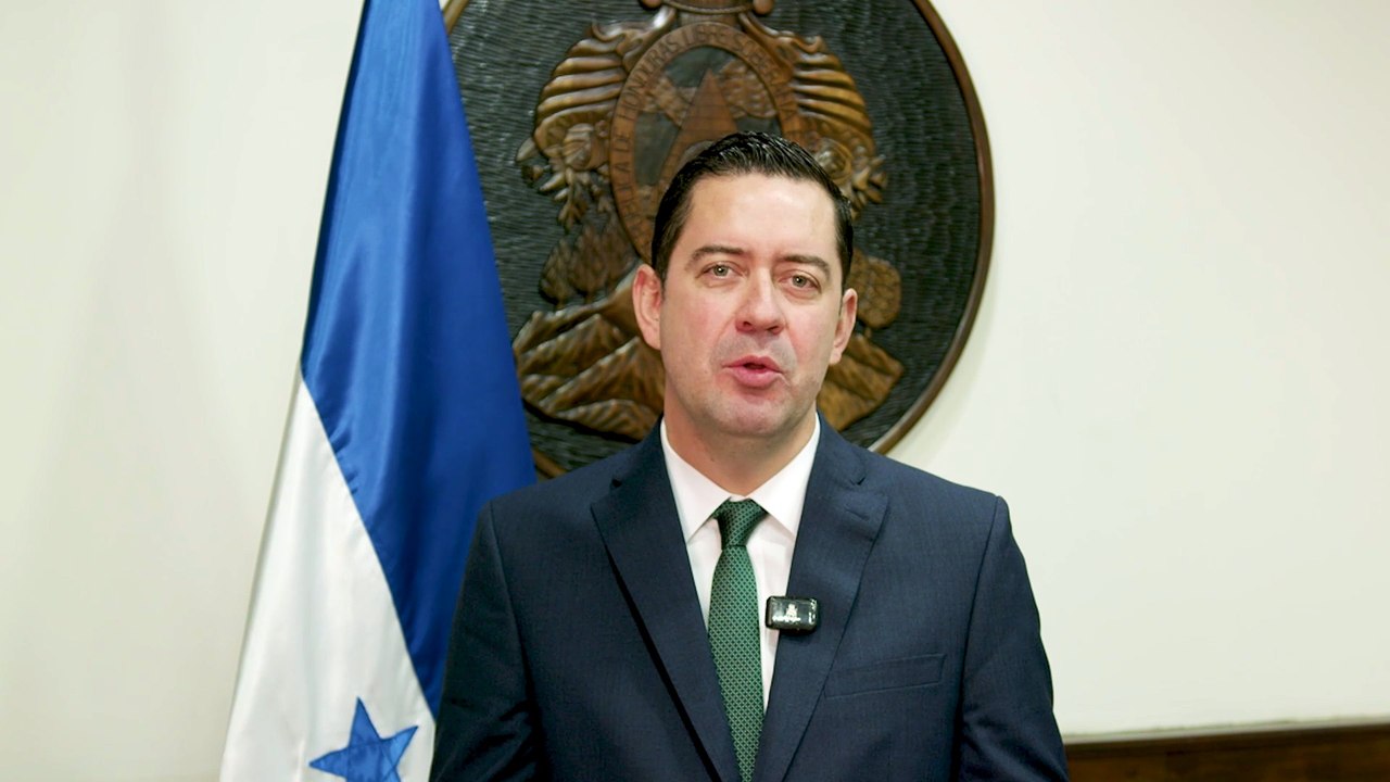 Secretario de Finanzas se reúne con encargada de negocios de EE.UU.