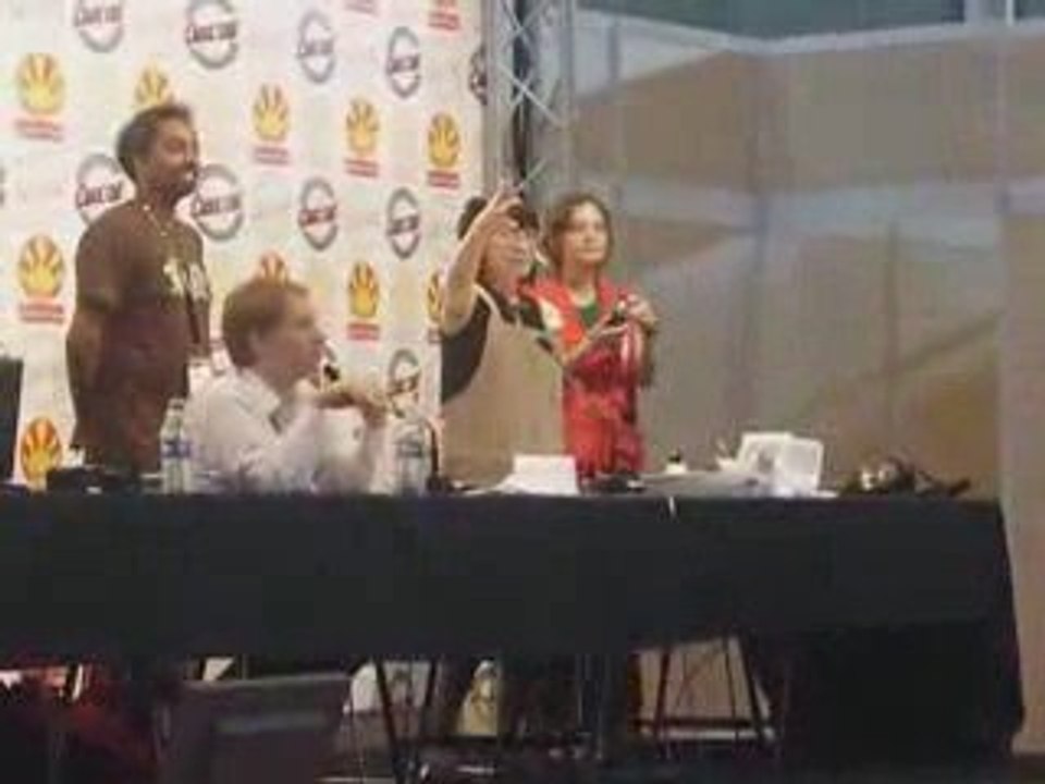 Akemi Takada joue ses dessins au Janken