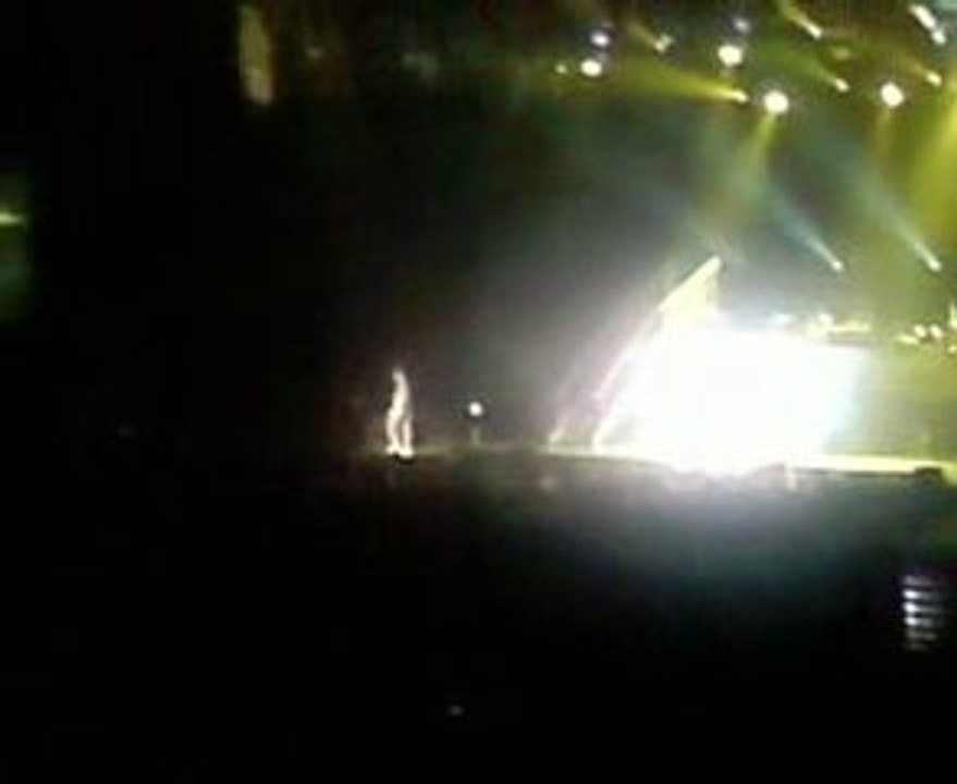 NE - YO . IN PARIS/ZENITH LE 09 JUILLET 2009