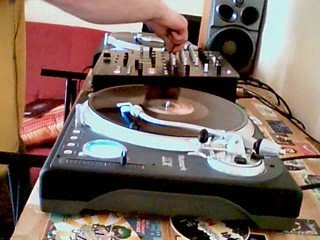 les inconnus remix hardtek