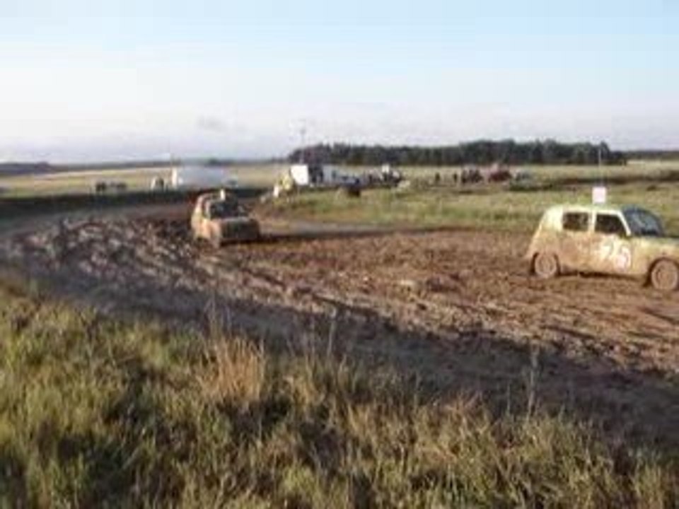 4L Onzain 2009 dans la boue n° 1