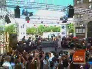 Maxwell performs "Ascension" On CBS Early Show