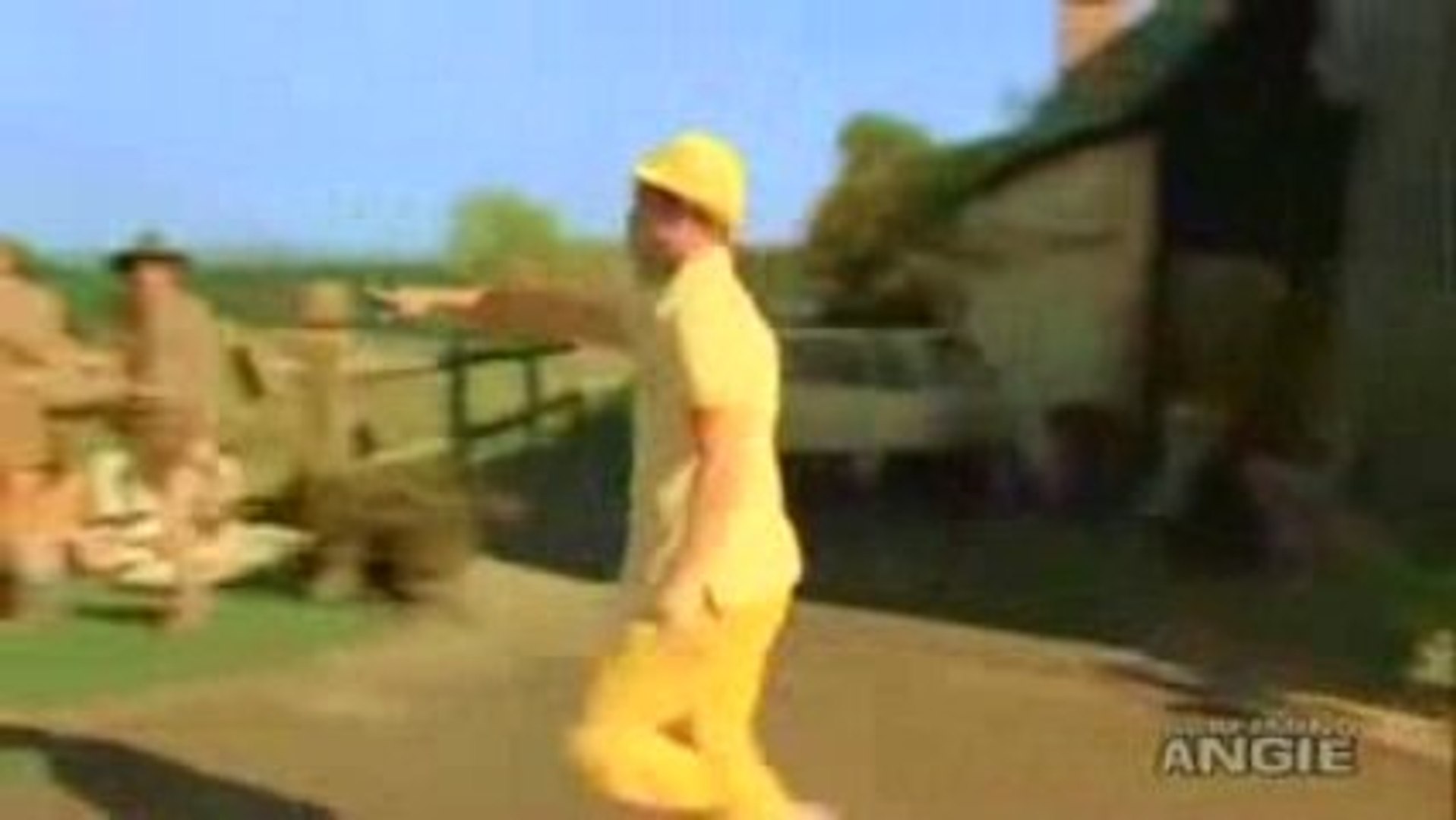 ⁣BRAD PITT *COUNTRY CM *