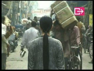 A Needle Woman by Kim Sooja (30 seconds silent short)