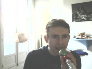 Wiwi égratigne "esclave de la musique"