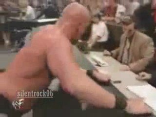 Kurt Angle vs Stone Cold - UNF 2001 Part 1