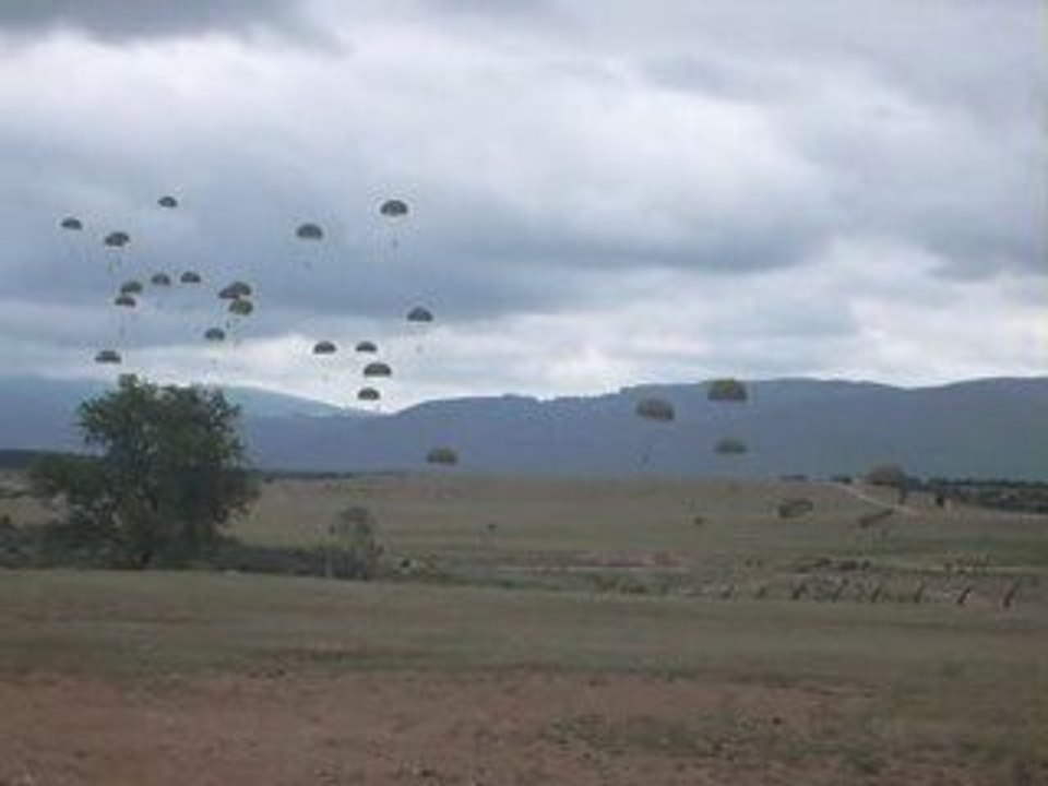 Largage Parachutistes 8 rpima Castre
