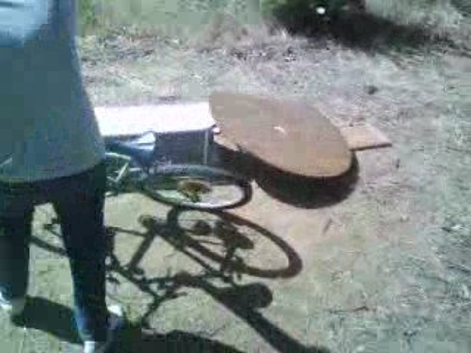 Arf . Pauvre Armoire xD