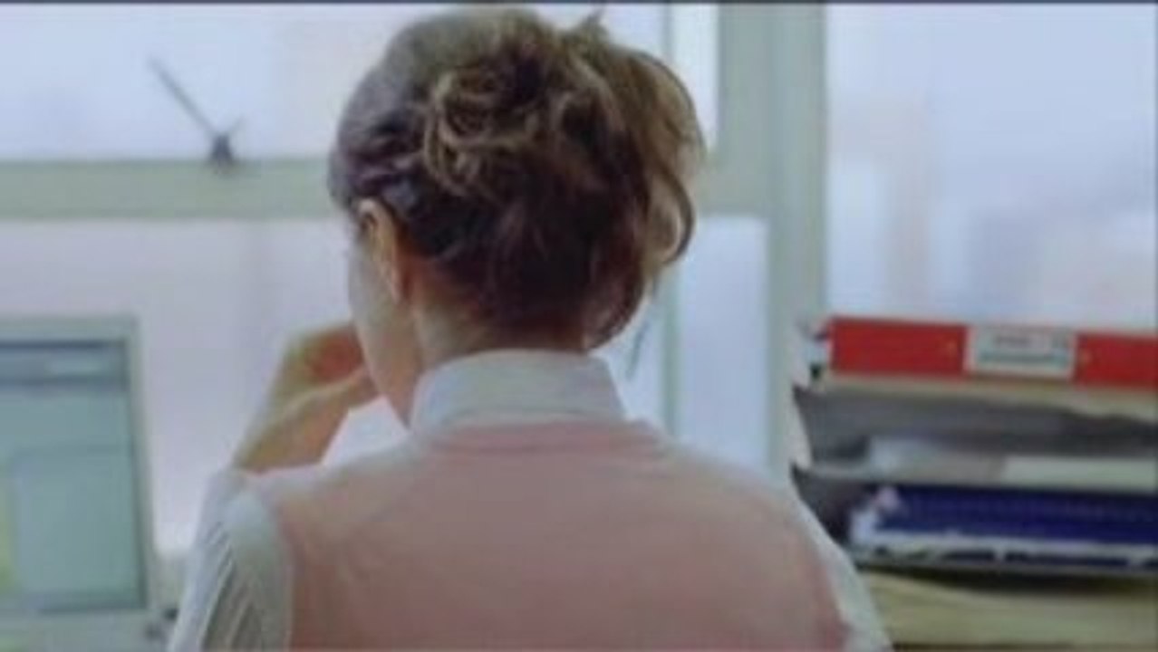 Office romance told in post-it notes