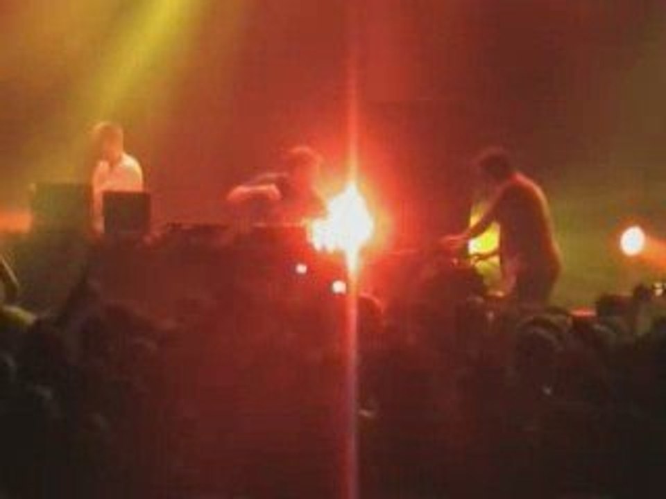 Laurent Garnier "Gnanmankoudji" (live @ Bataclan)