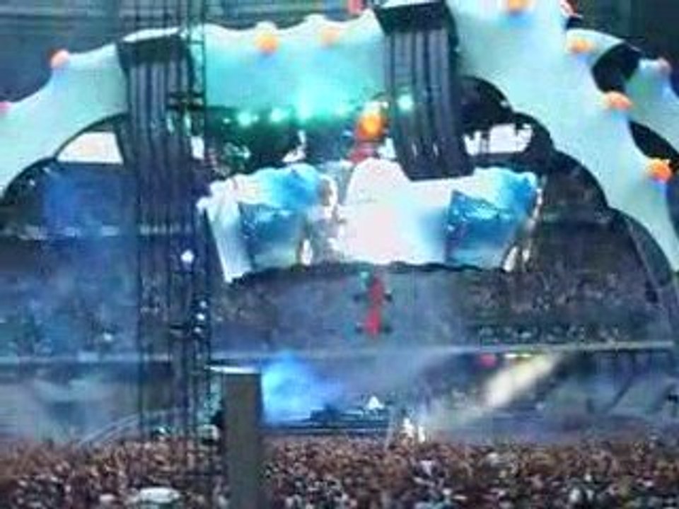 U2 Magnificent Paris 2009