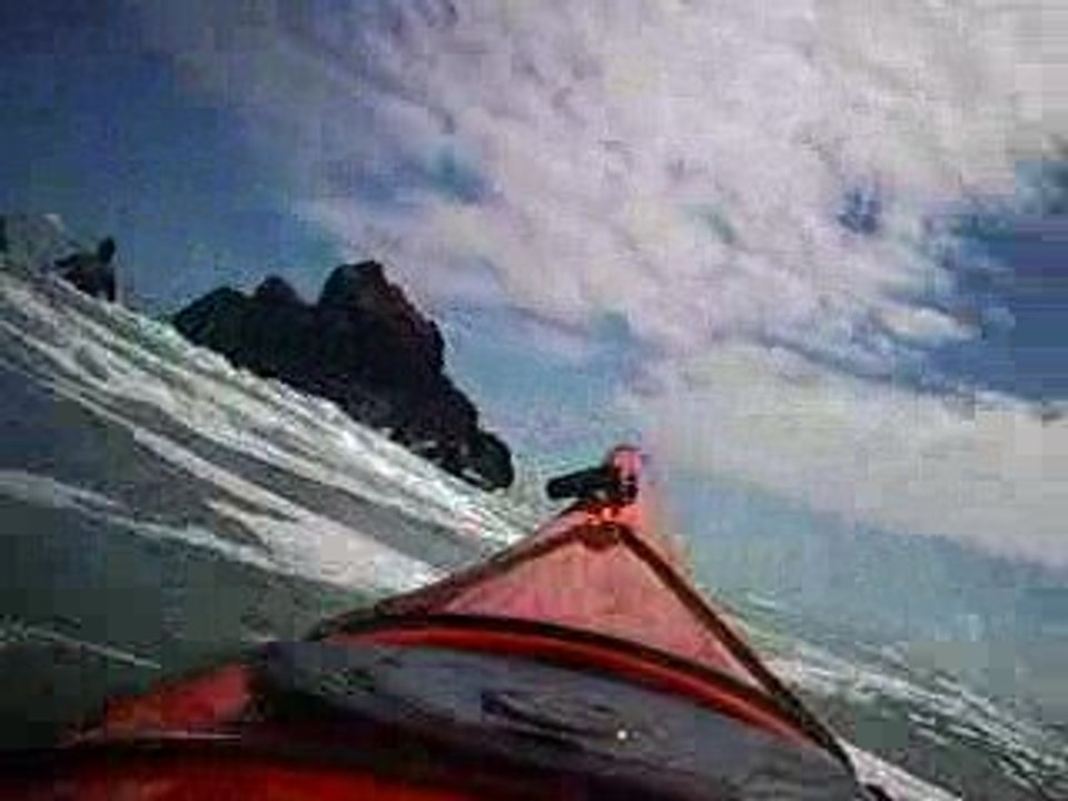 kayak extrem dans le raz de sein