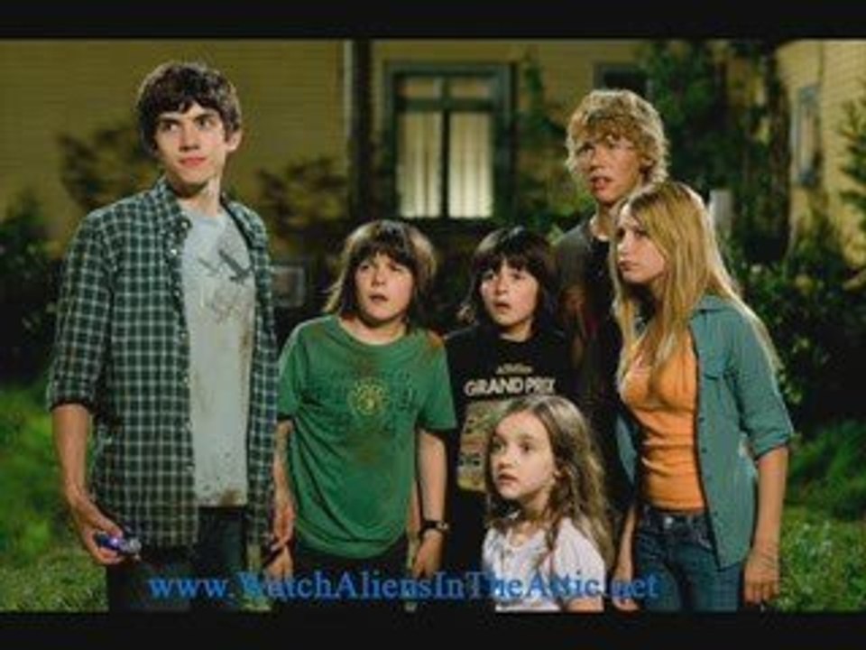 where can i watch aliens in the attic full movie online