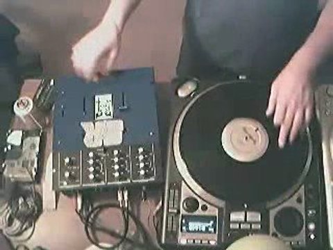 YouTube - Sirness Numark CDX kuts_Clip9