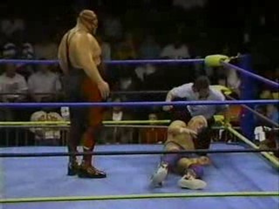 Vader vs Dustin Rhodes November 1992