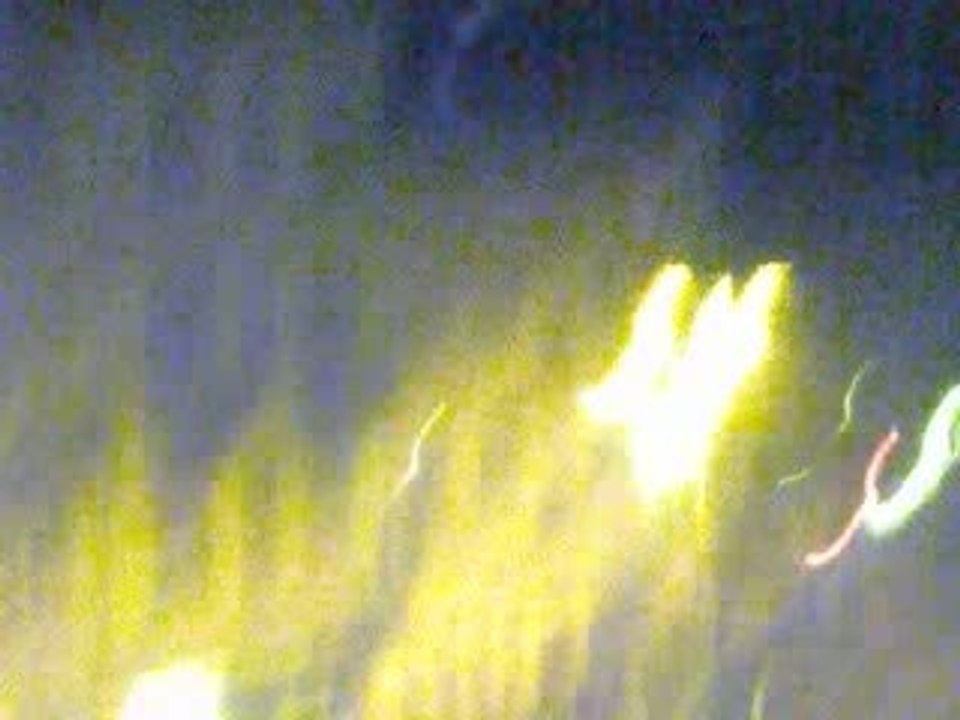 Feu d'artifice sous un violent orage à Sarreguemines 57