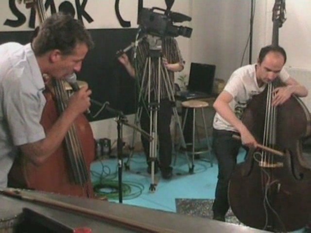 Fantazio fait une reprise de ODB à l'émission radio de Mano