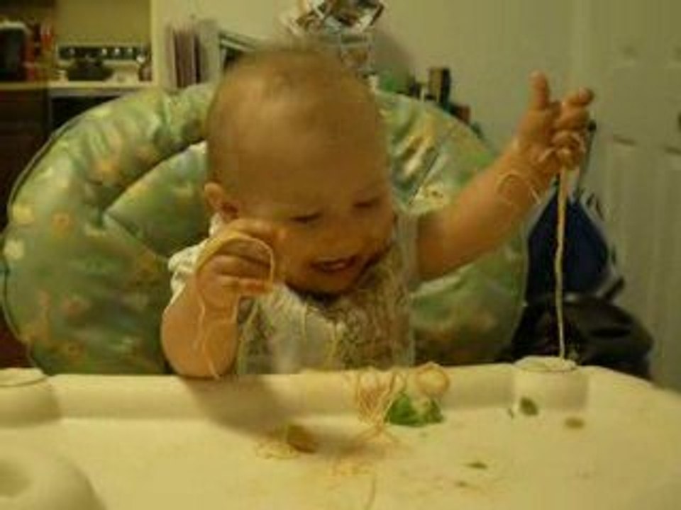 eating spagetti
