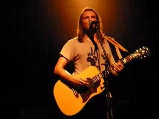 FICTIONPLANE EN ACCOUSTIC A PARIS