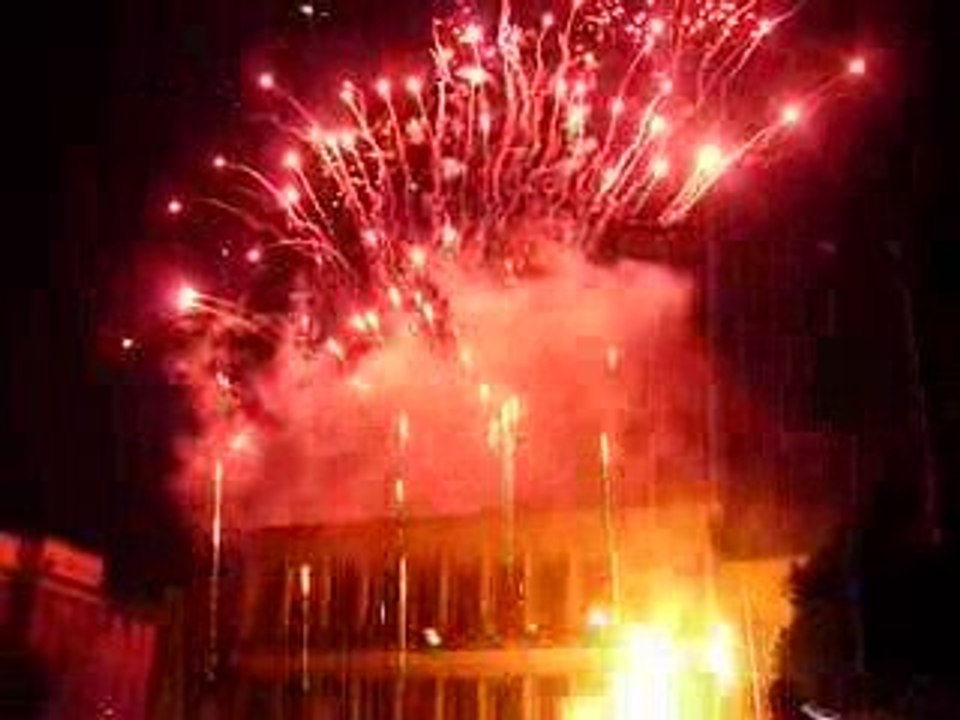 Feu d'artifice 2009 à brest place de la liberté