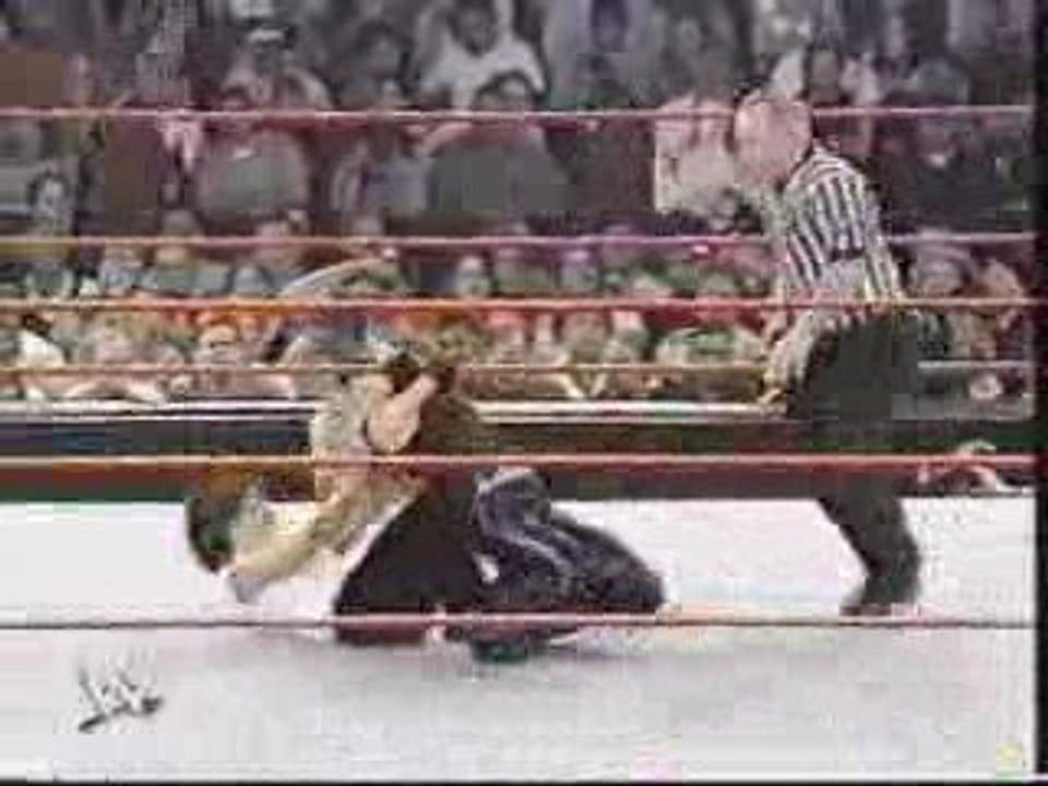 Trish Stratus vs Molly Holly - Womens Title