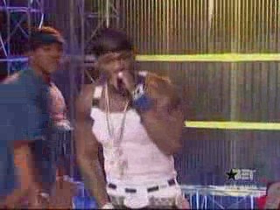50 Cent feat. Lloyd Banks & Tony Yayo - Wanksta (Live BET)