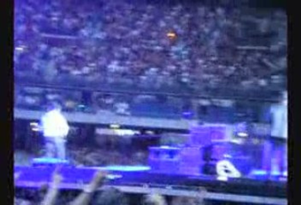 U2 au SDF 12/07/09 "I still haven't found..." (suite)