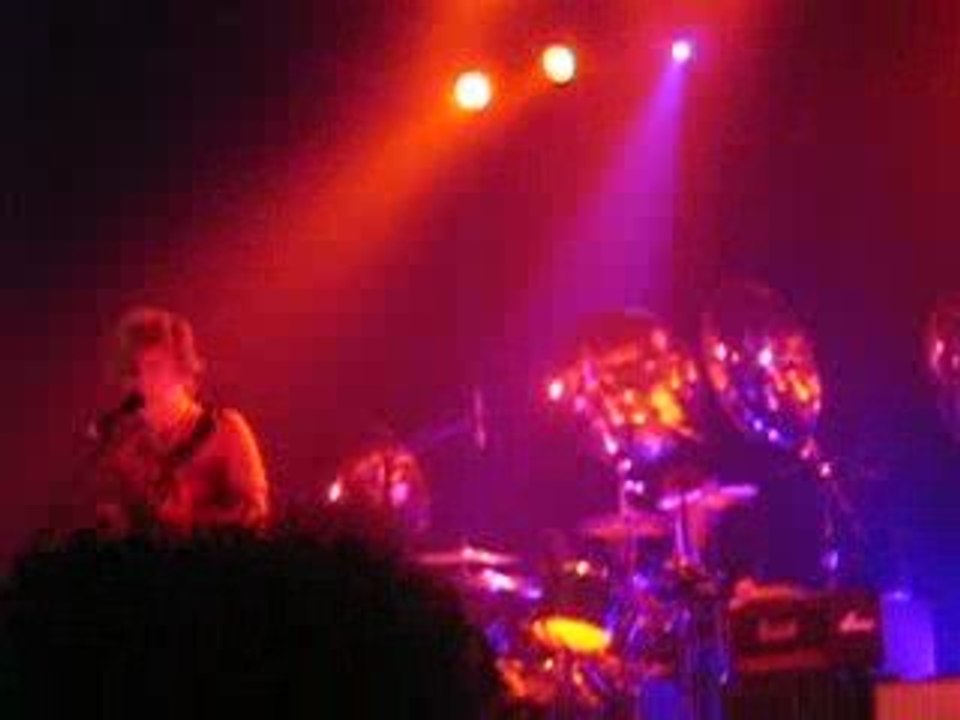 Nada Surf Blankest Year live at bataclan