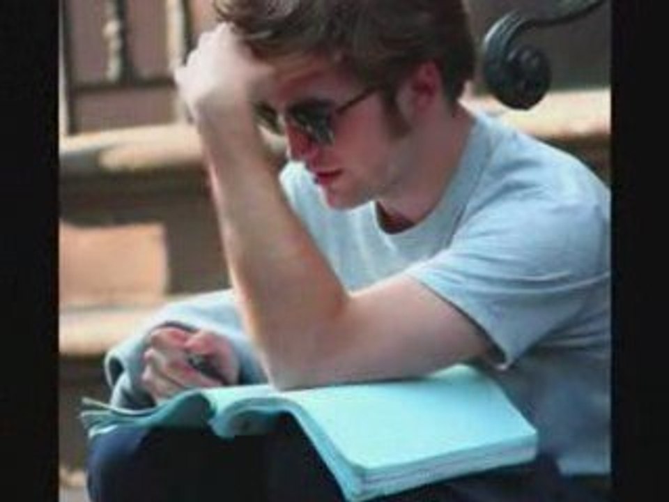 Robert Pattinson & Emilie De Ravin - Pics from Remember Me