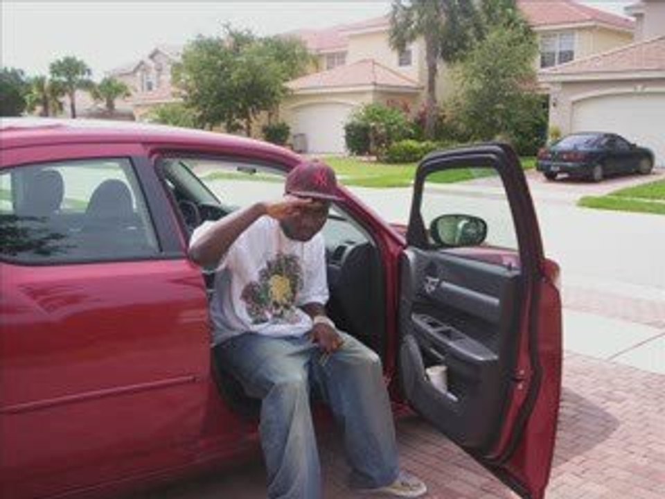 YOUNG TRACK MR DJ PLAY MY SONG FT MS EDWINA