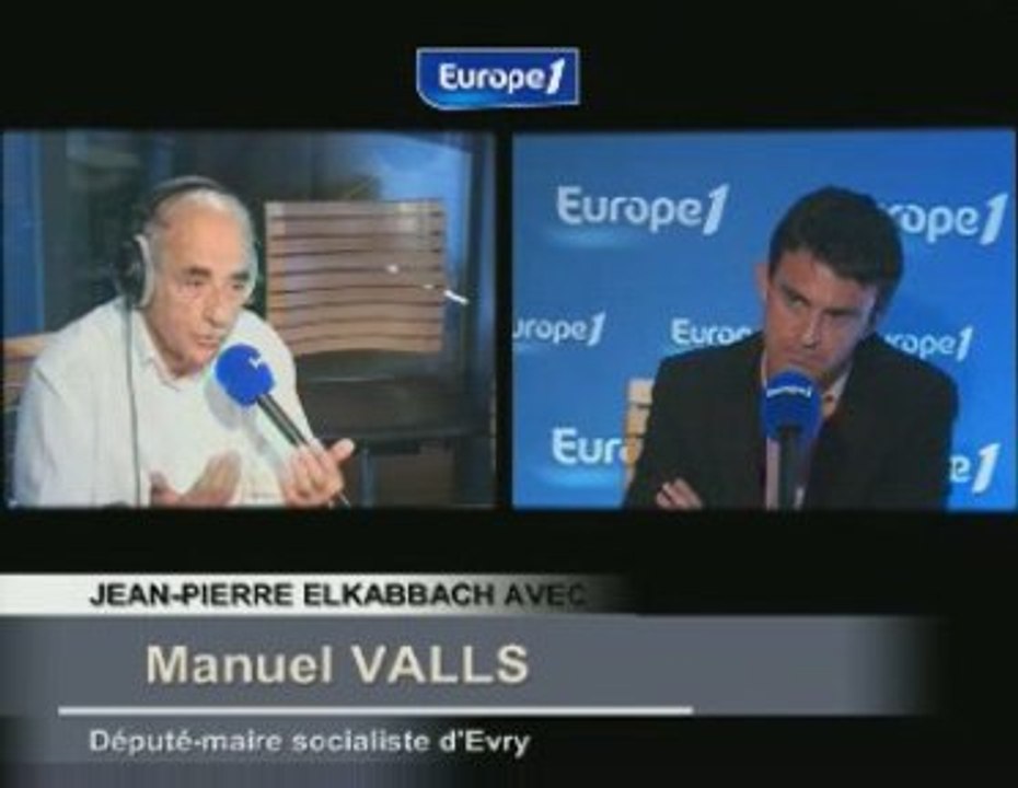 Valls : "ce sont des méthodes un peu étranges"
